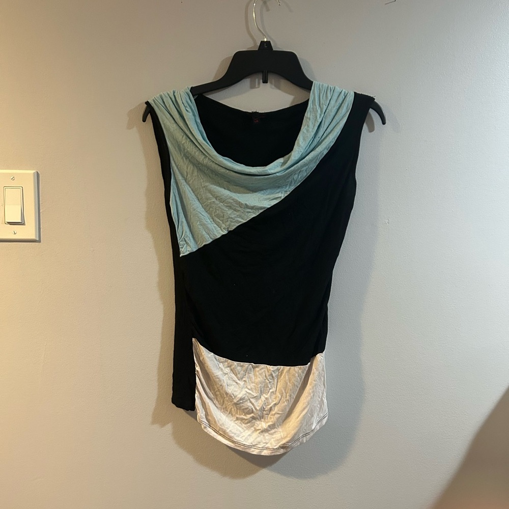 Bongo size large sleeveless multi color sleeveless shirt with solid black back